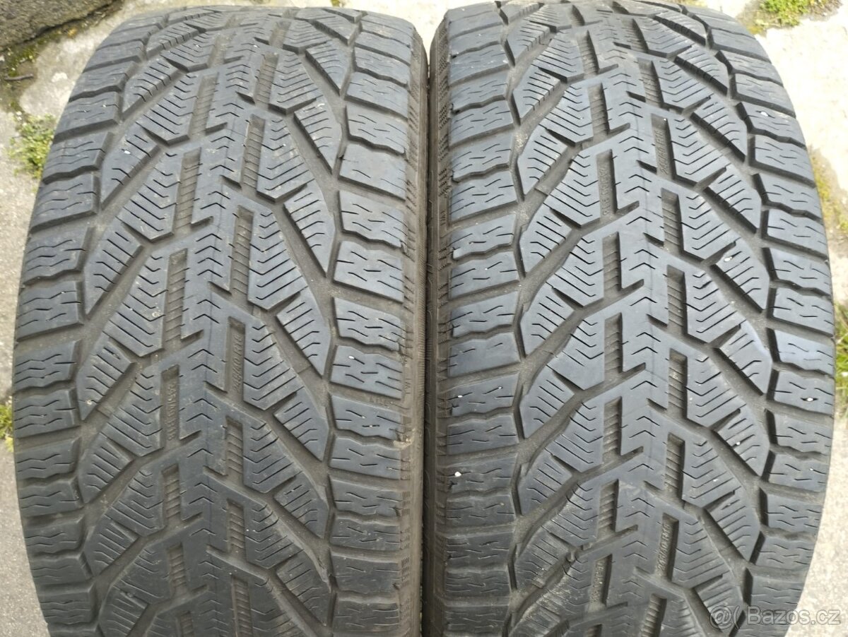 KORMORAN SNOW 245/40 R18 97V