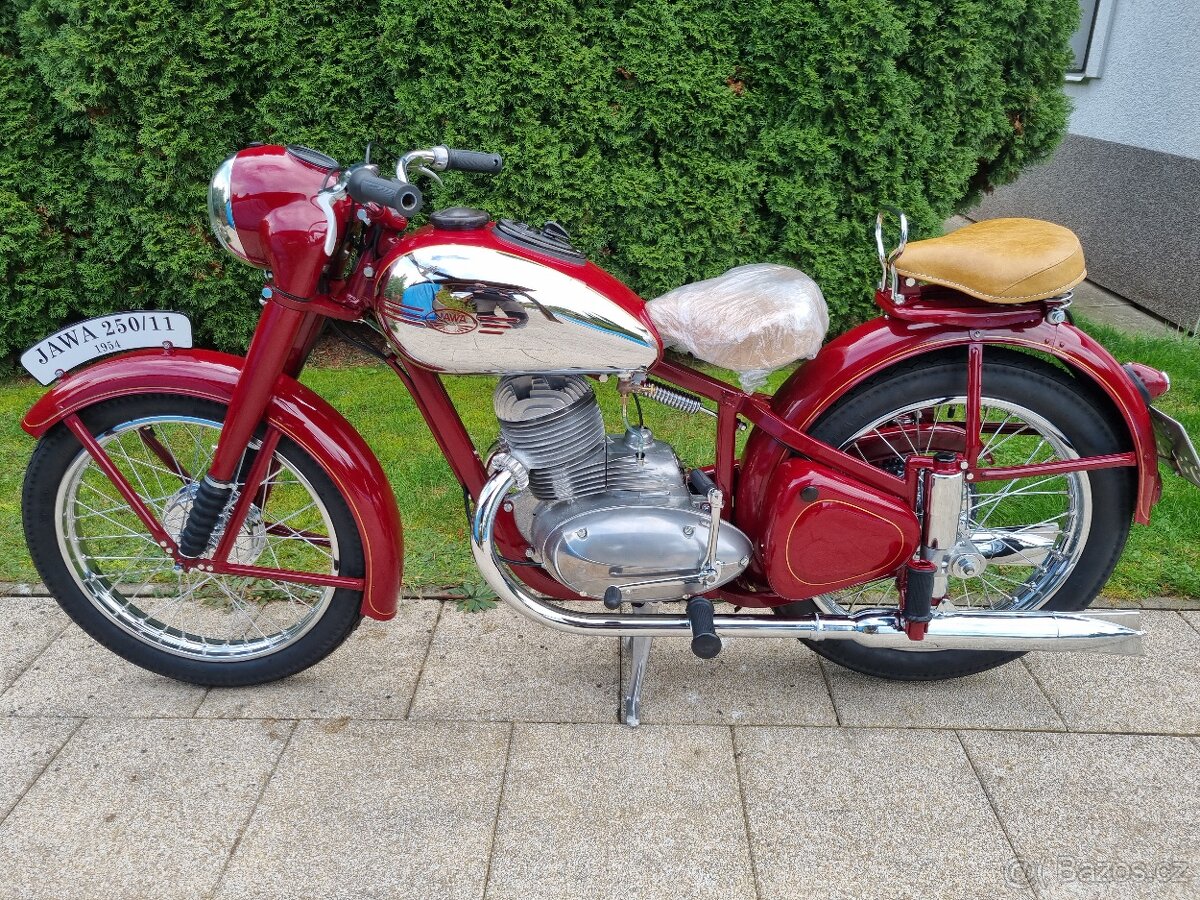 Jawa 250/11 pérák 1954 s TP po kompletní renovaci.