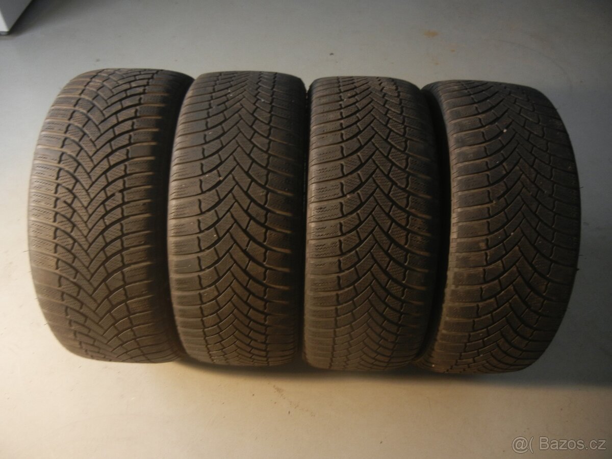 Zimní pneu Bridgestone 225/45R17