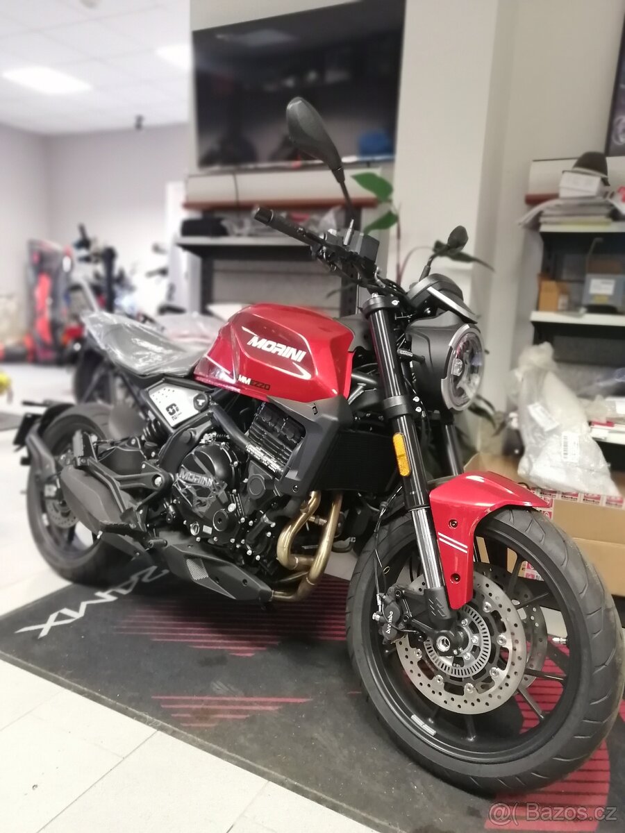 Moto Morini Seiemmezzo STR 650