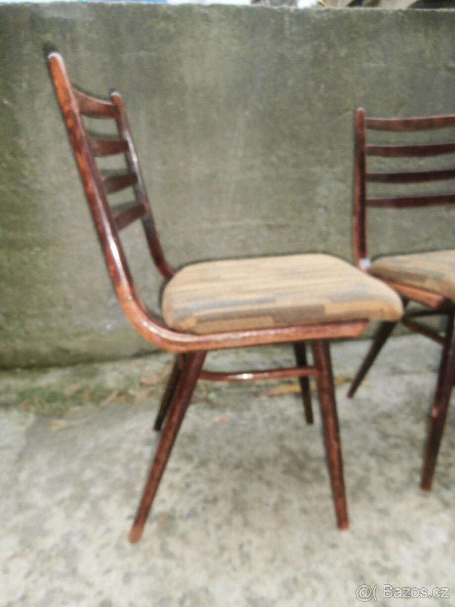 Židle 4 ks dřevěné ohýbané čalouněné RETRO za 800 kč