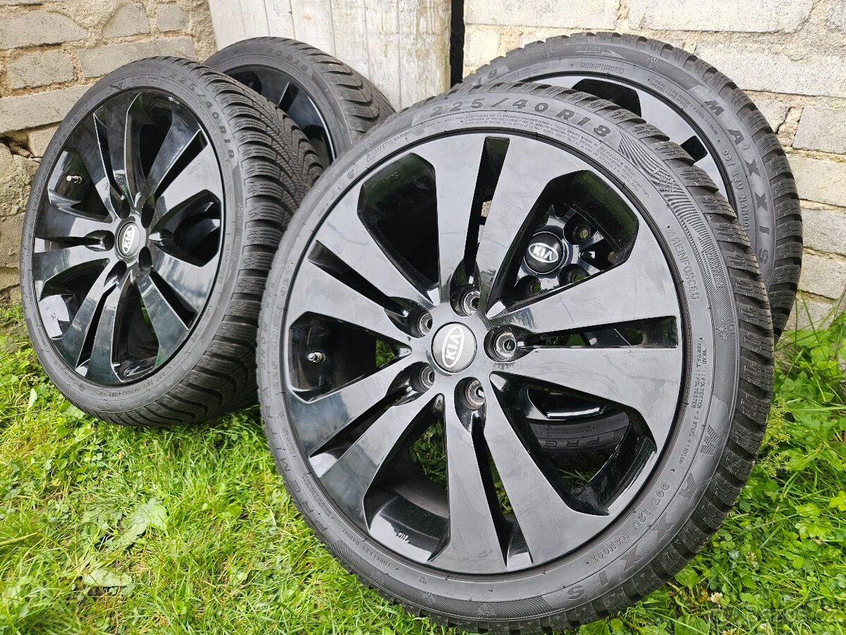 18" 5x114,3 KIA orig. zimní sada KIA 225/40R18 - TOP CENA