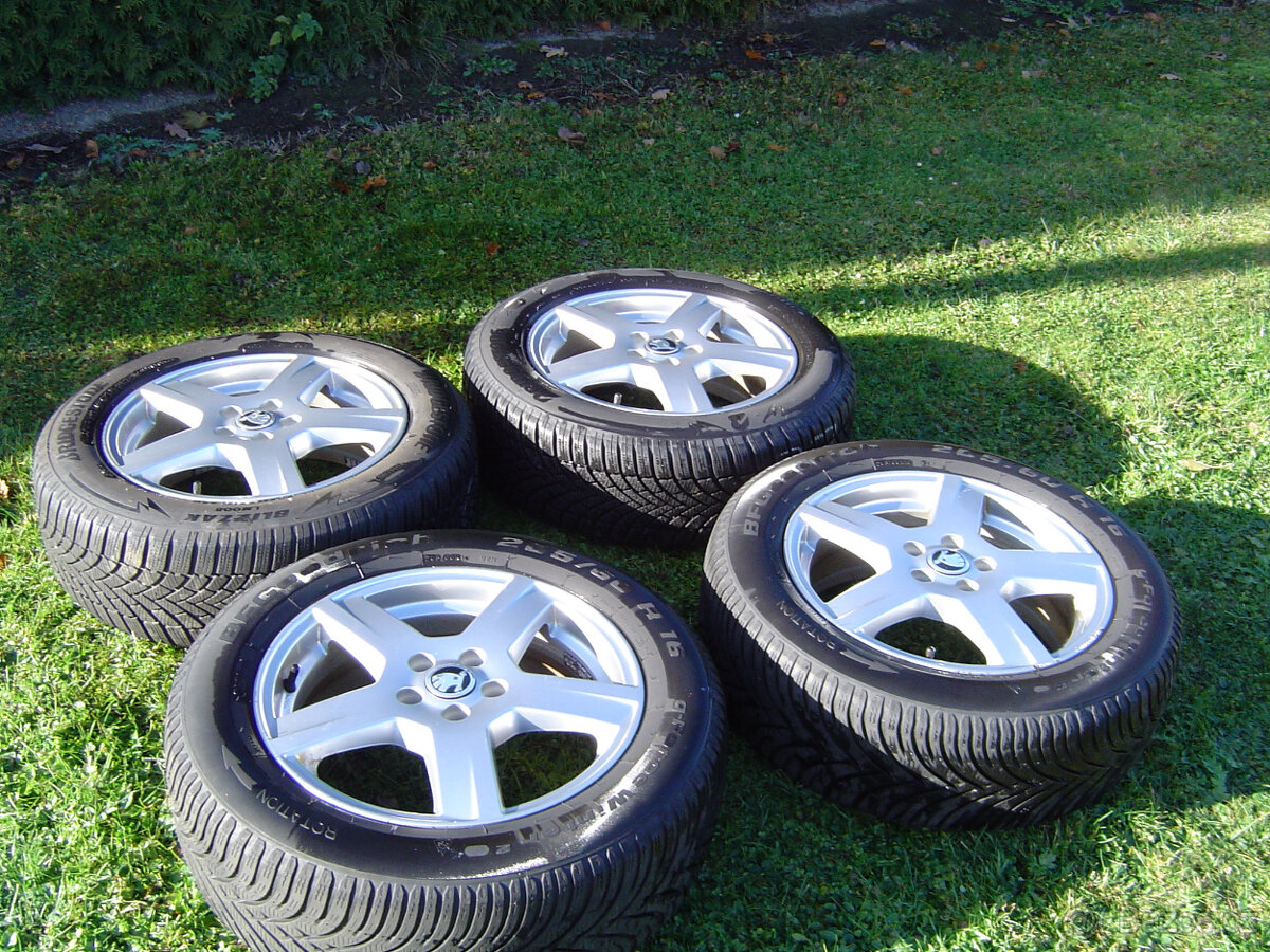 4XZIMNÍ HLINÍKOVÁ KOLA ŠKODA SCALA,KAMIQ 205/60 R16