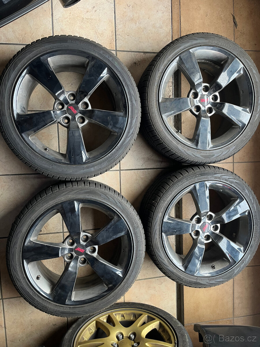 Originál kola Subaru Impreza STI 245/45 R18