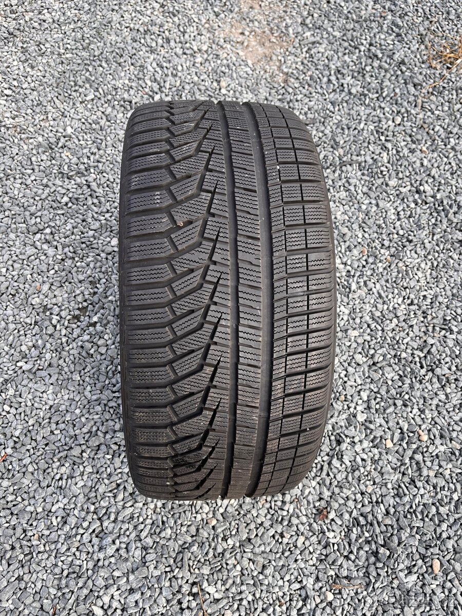 Dvojrozměr zimní pneu Hankook 255/40 R19,275/40 R19