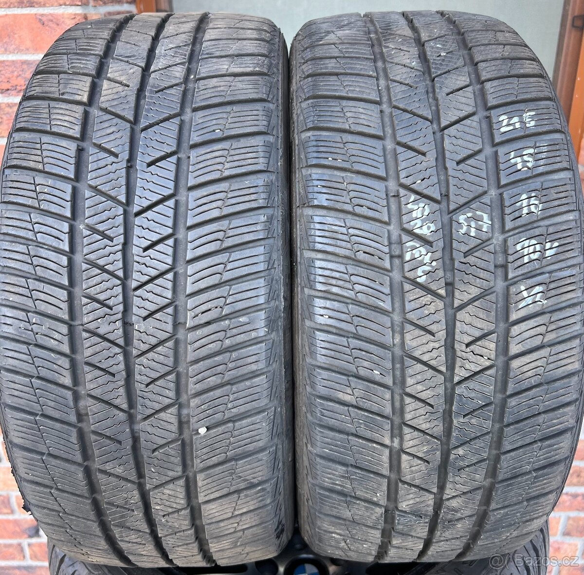 215/45 R16 90V XL zimní pneumatiky Barum (4020)