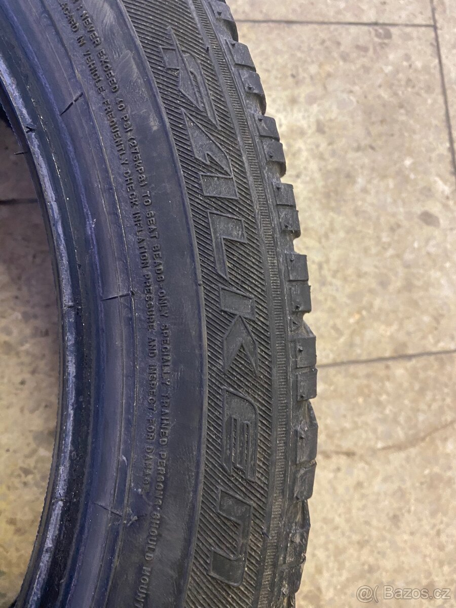 2x zimni pneu 215/50 R19 93T