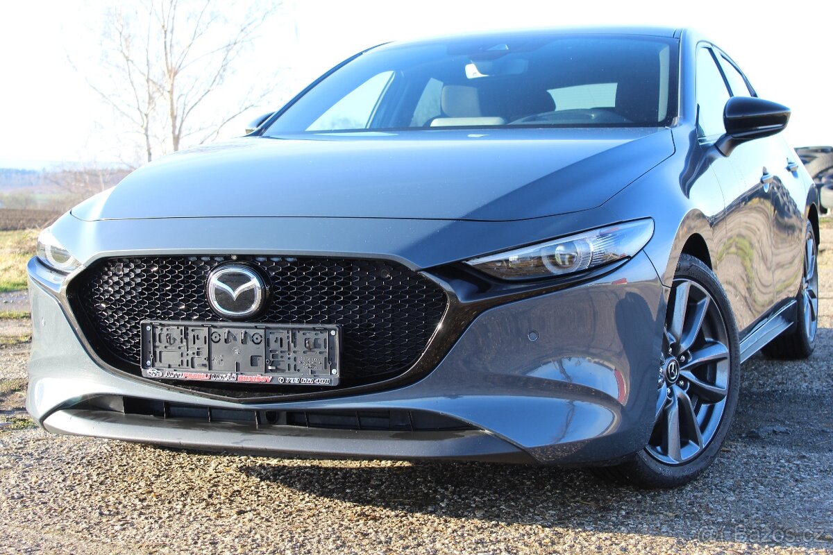 Mazda 3 2.0i 90Kw 1.majitel 59000km servis Mazda 360° kamera