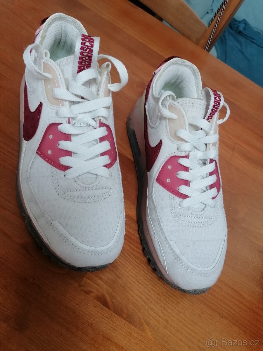 Air max 90 terrascape velikost 40