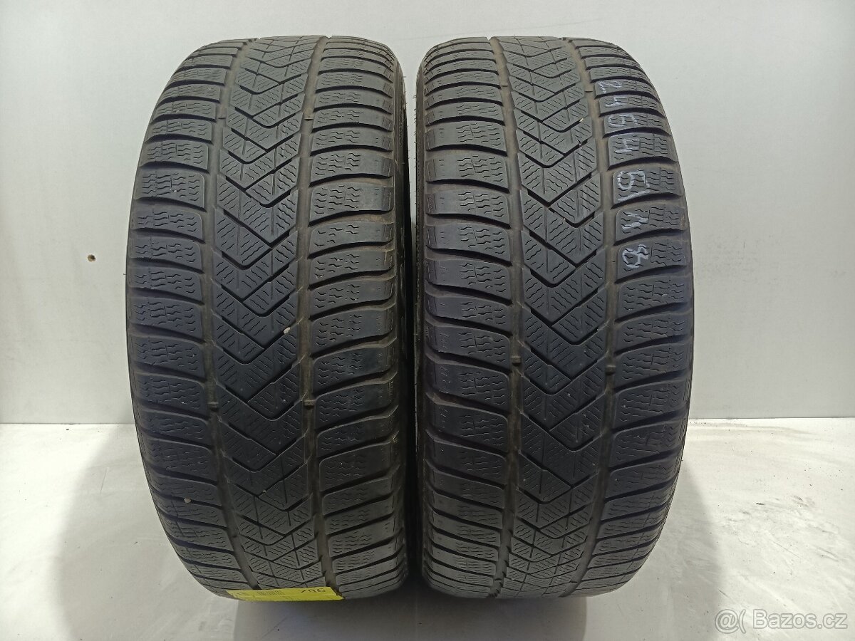 2ks zimní pneu 245/45/18 Pirelli