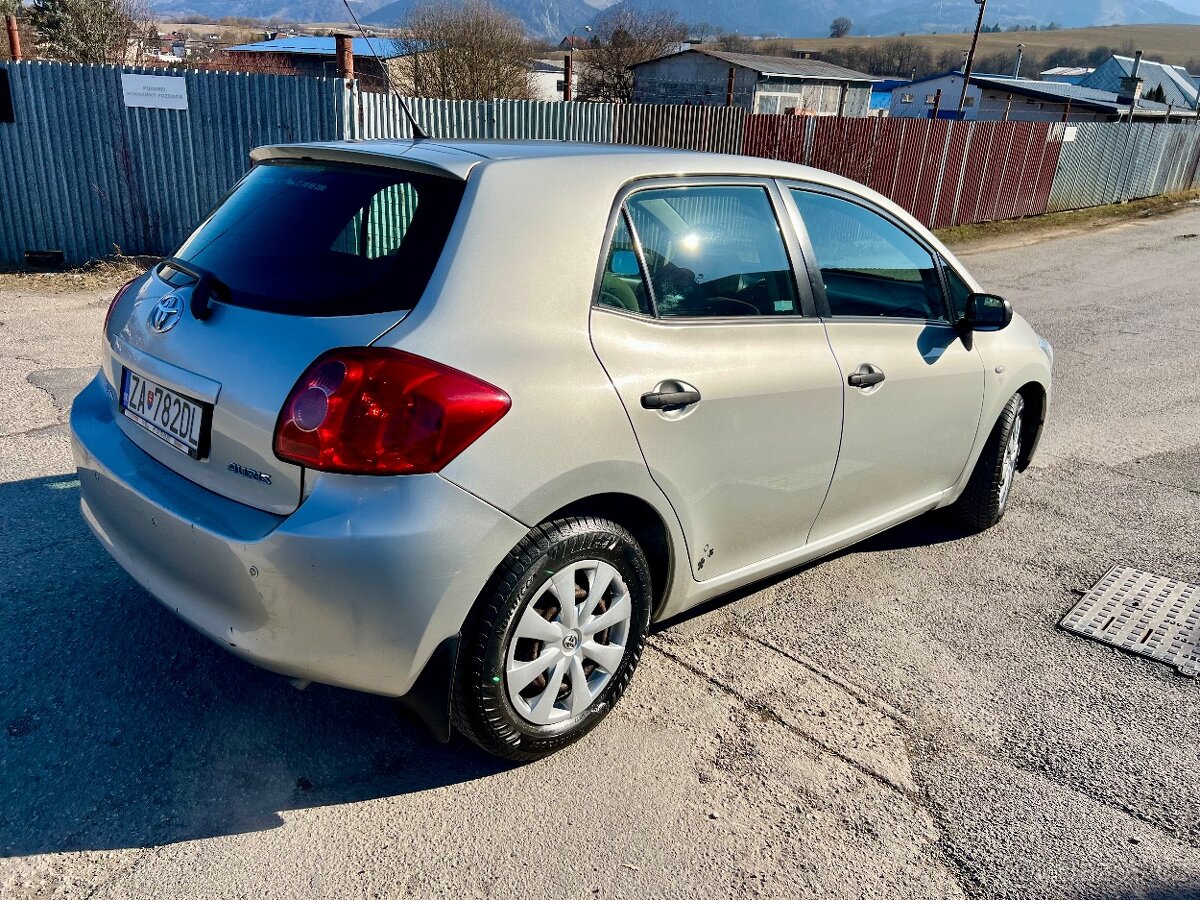 Toyota Auris 1.4 71KW 134000km