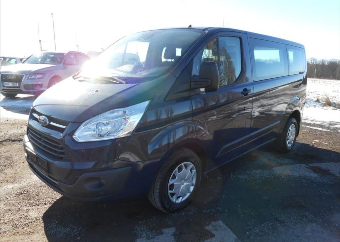 Ford Transit Custom 2,0 96 kW 9 Míst Historie nafta