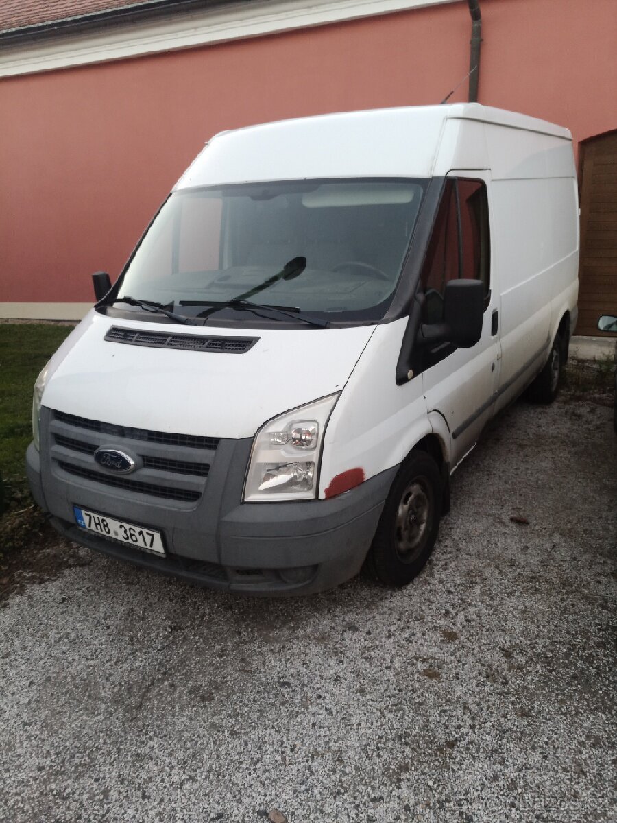 Ford transit skříňový