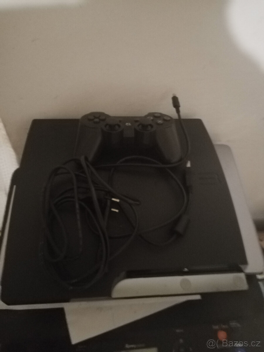 Prodám PS3 slim 320GB s HEN, ovladač, veškerá kabeláž. Staho