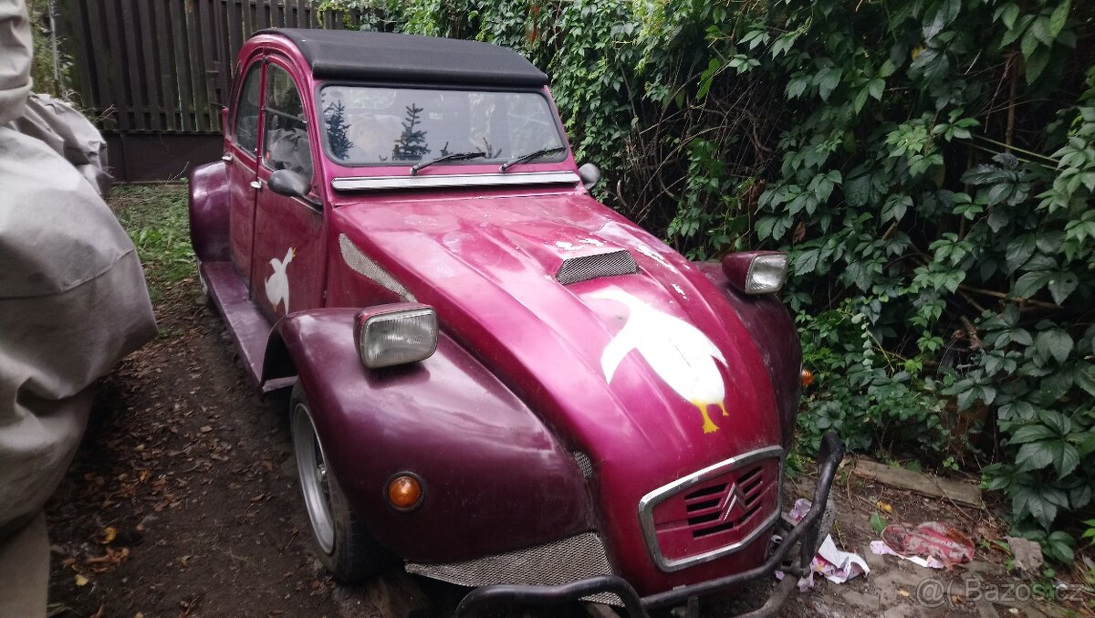 CITROEN 2 CV - rychlá kachna