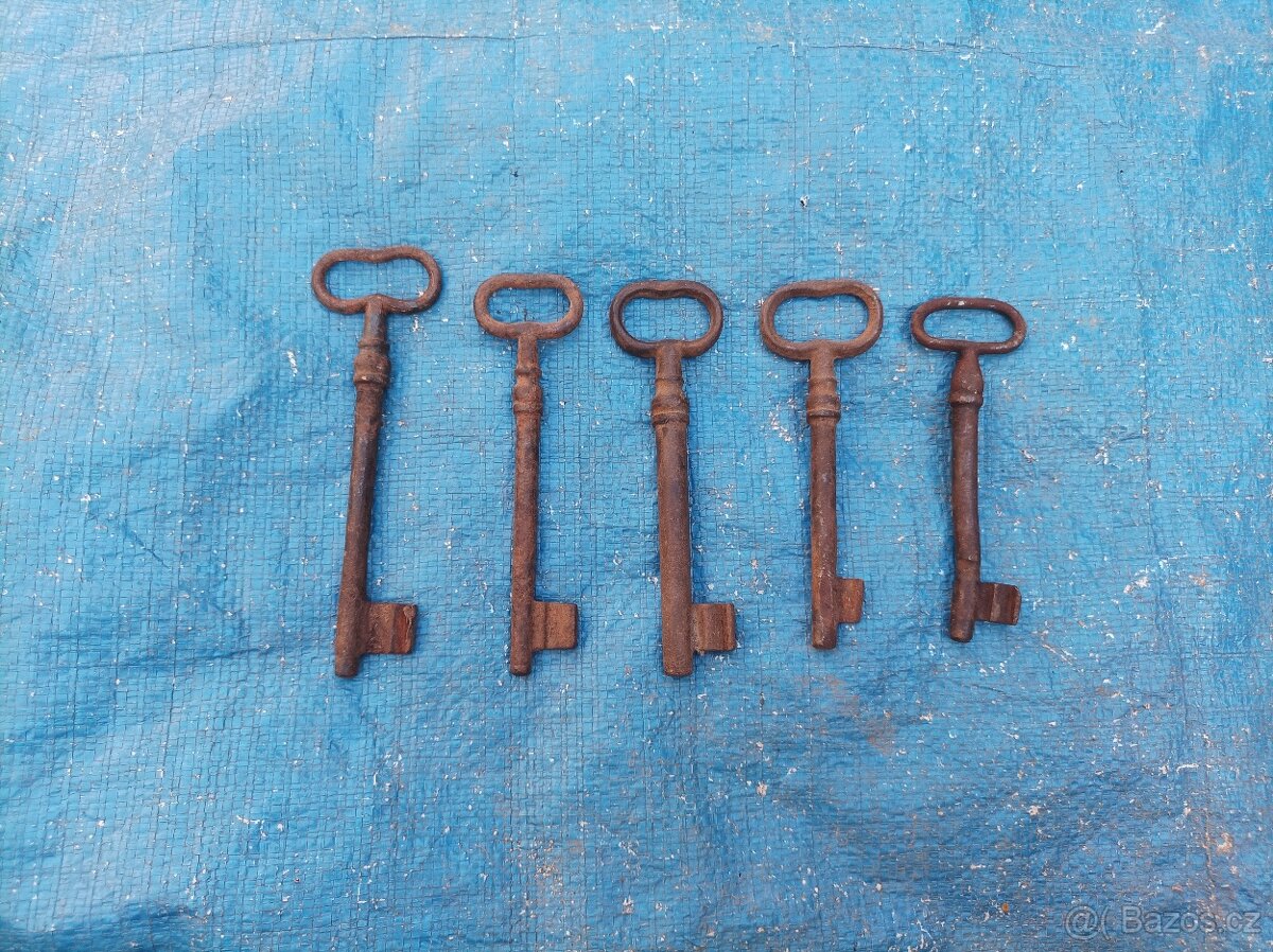 Staré klíče, 5 kusů