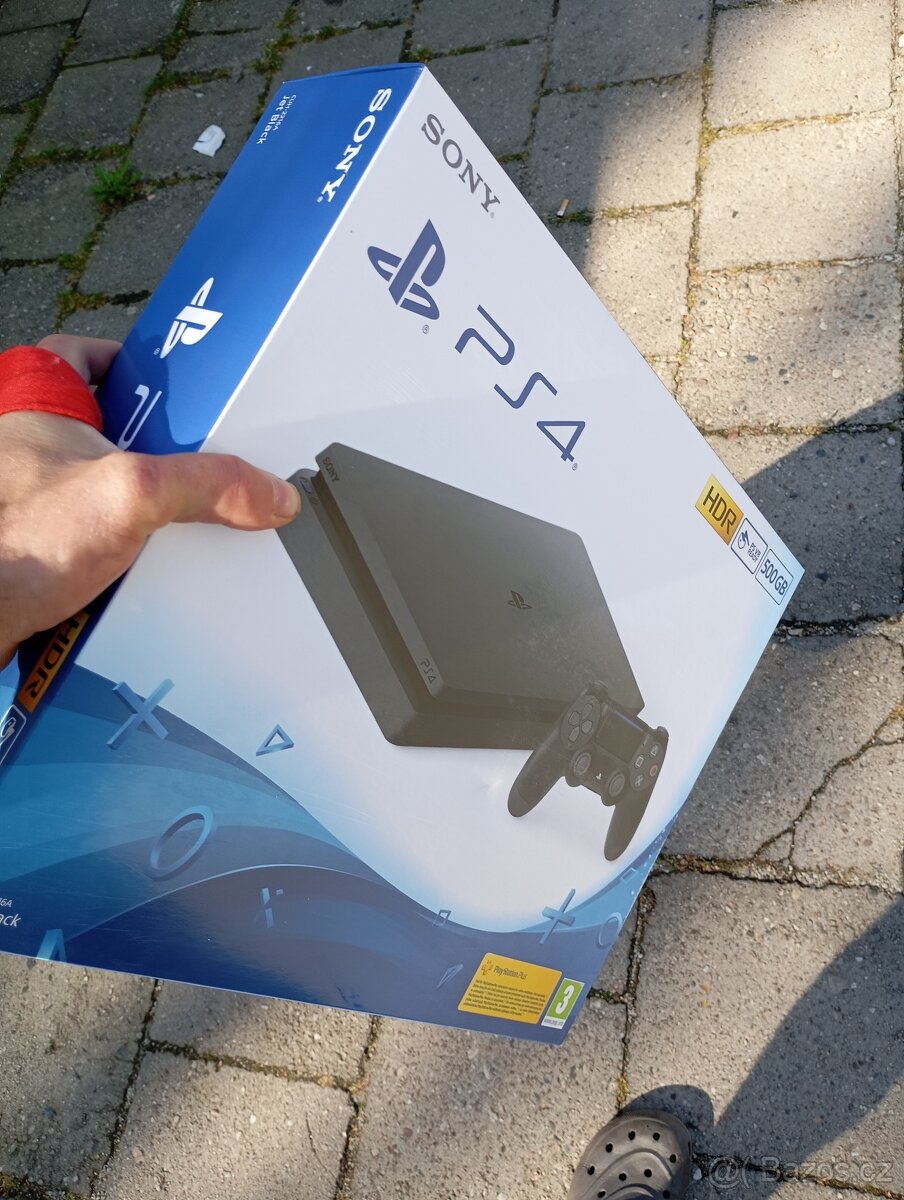 PS 4 Slim