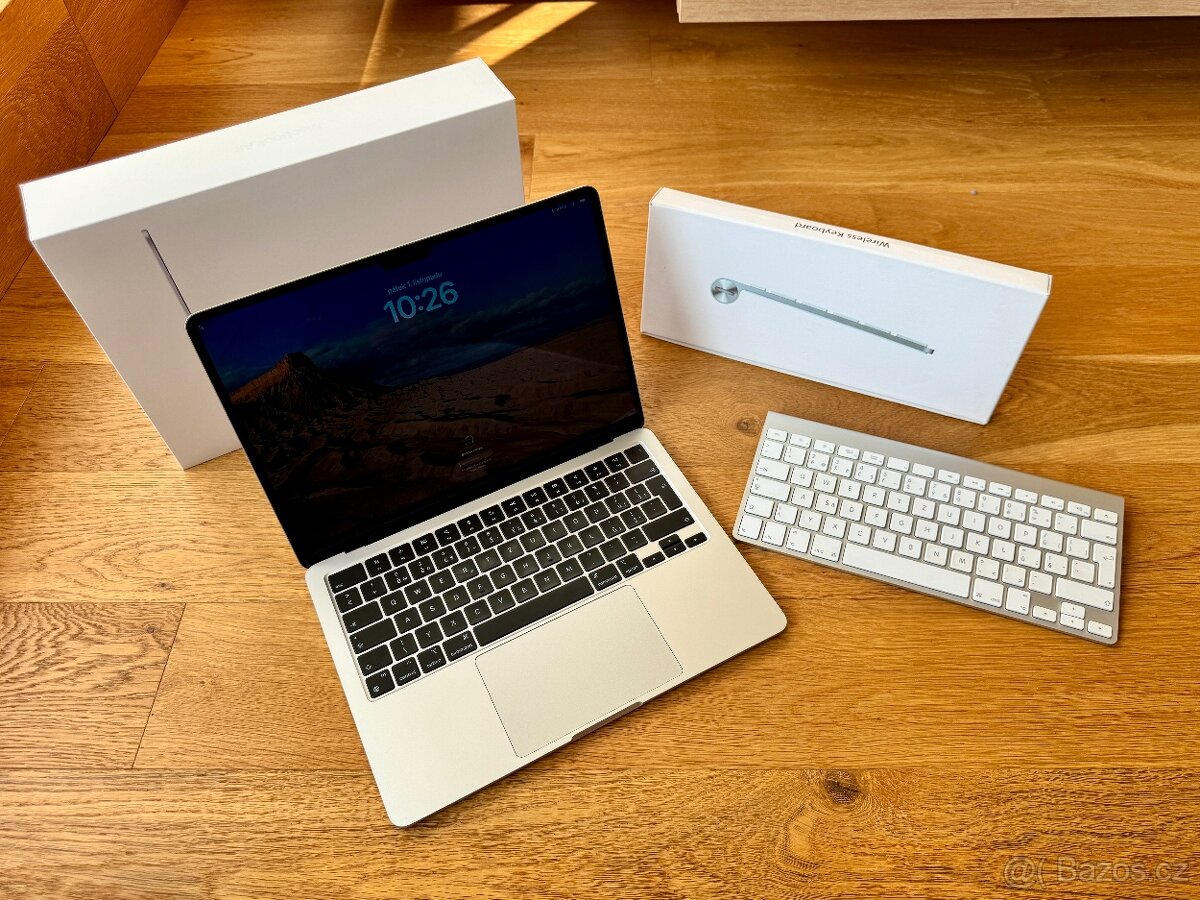 Apple Macbook Air M2 - záruka do května 2027 + bat. 32 cykl