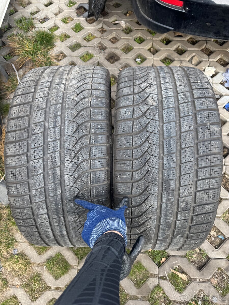 2kusy zimní pneumatiky Pirelli 285/35 R21 105H m+s