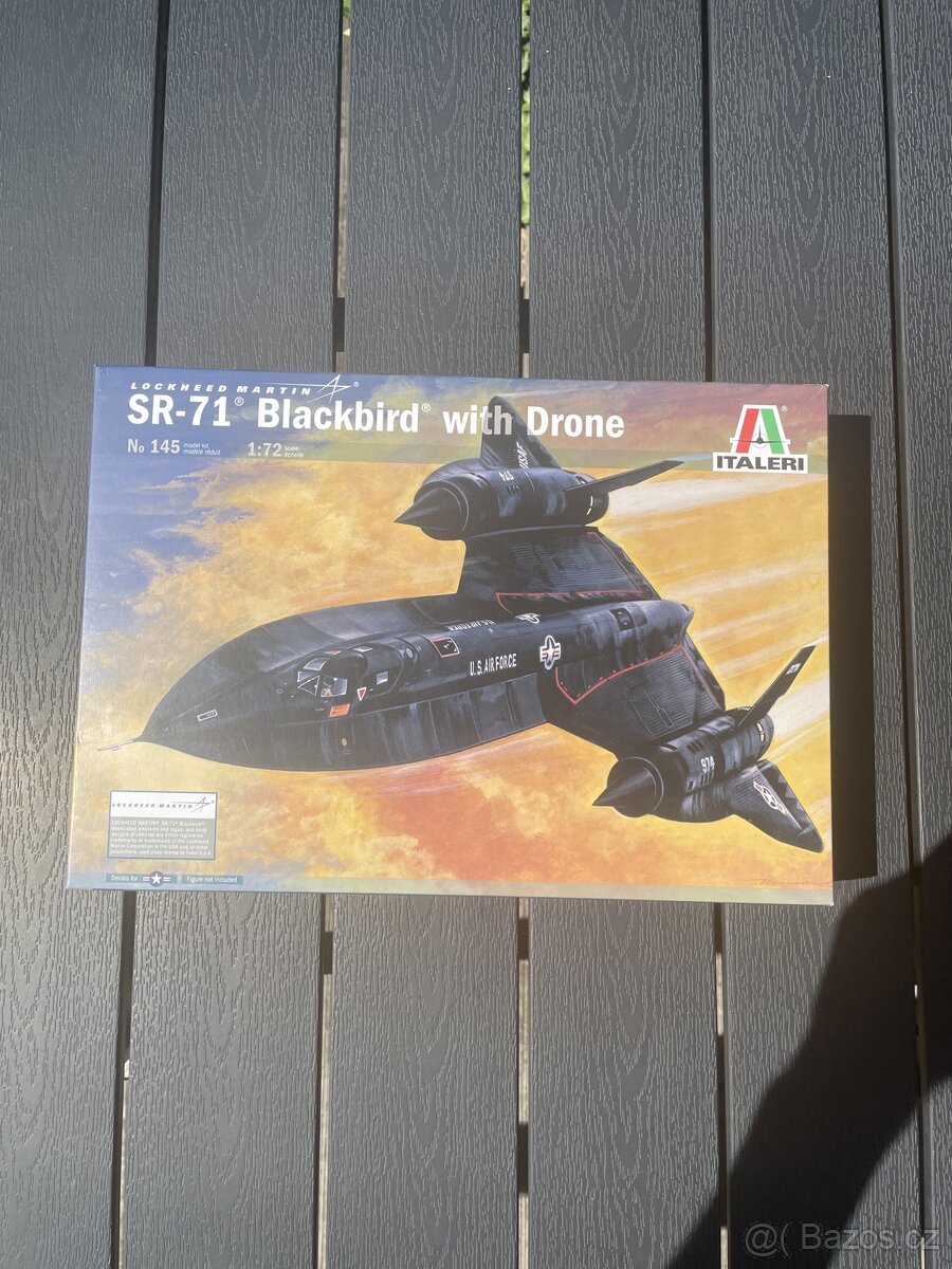 Italeri SR-71 Blackbird with Drone, model kit, měřítko 1:72