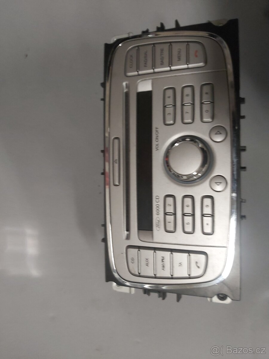 Originál rádio na Mercedes w203 240