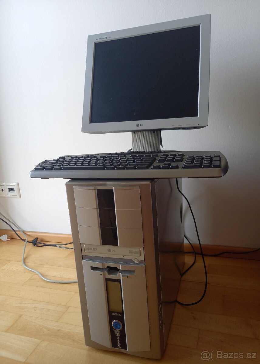 PC AMD Athlon II X3 435, LCD, klávesnice