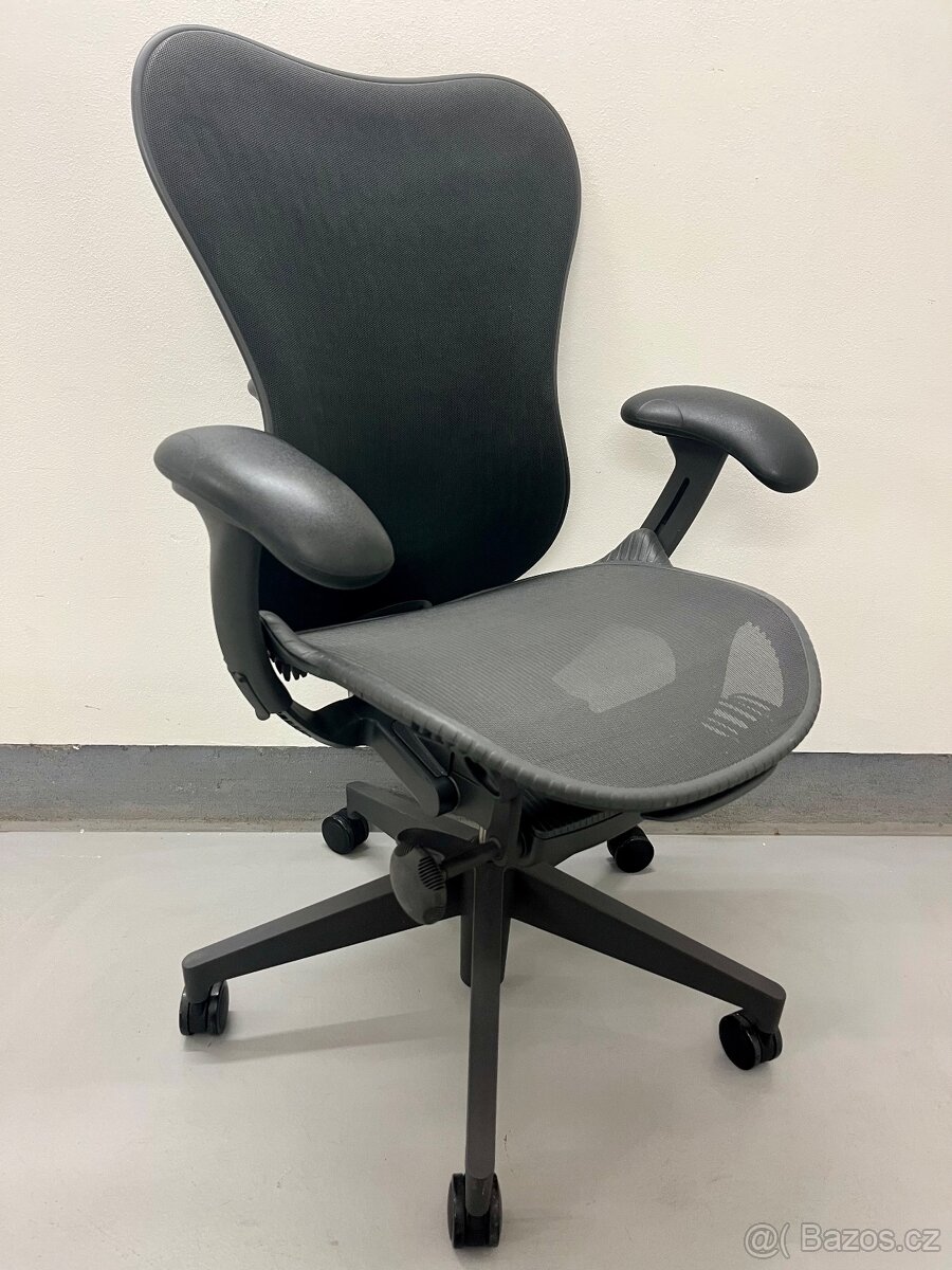 Kancelářská židle Herman Miller Mirra 2