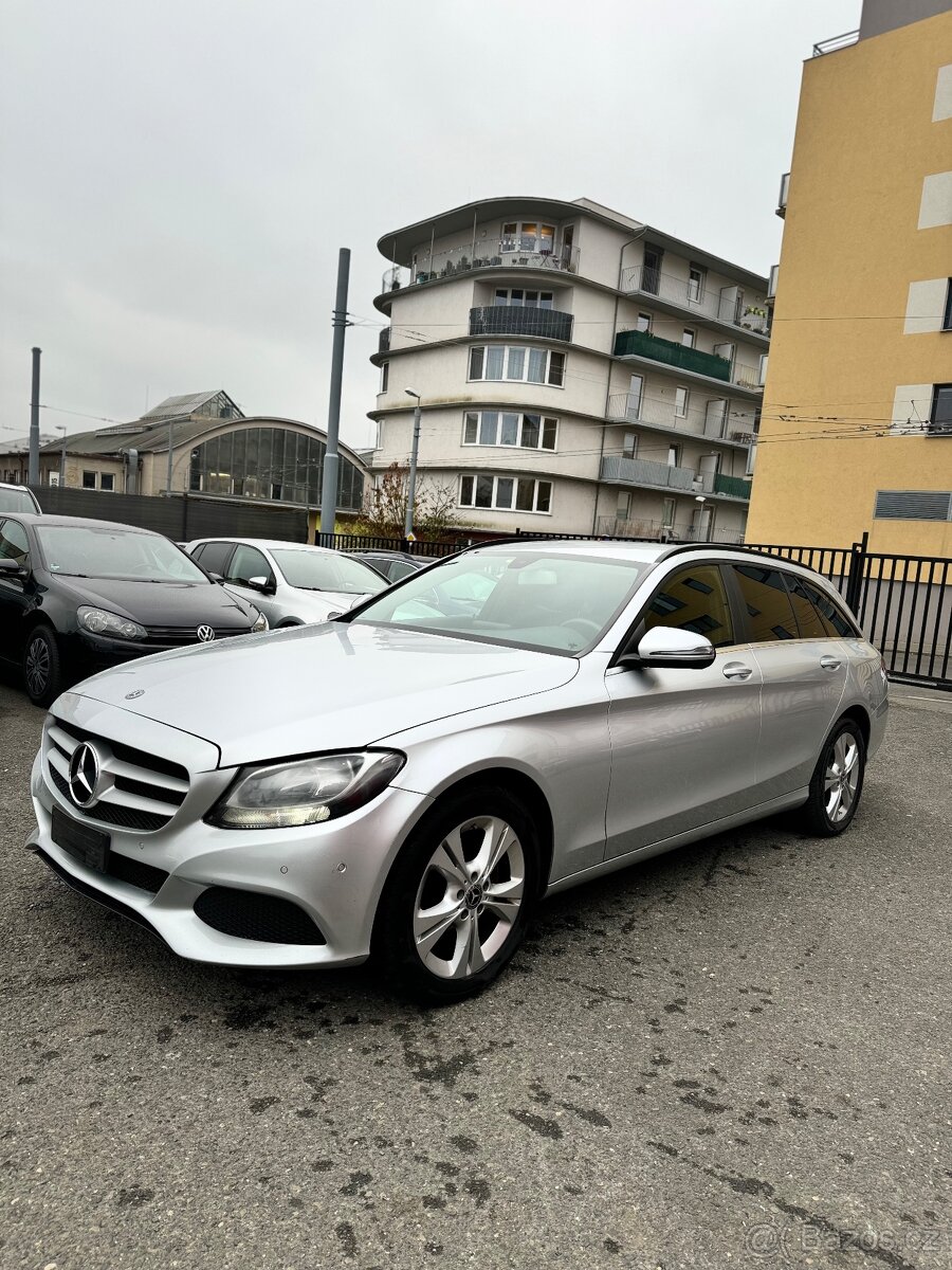 Mercedes-Benz Třídy C,  200d,  Ojeté, 7/2017, 229 737 km 390