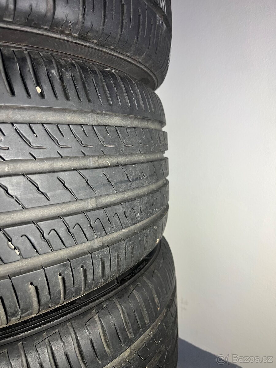 Letní pneu Barum Bravuris 5 235/40 r18 Y XL