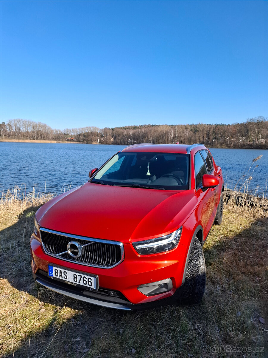 VOLVO XC40 145kW B4 MOMENTUM Automat ČR 2021/6  LED+NAVI -