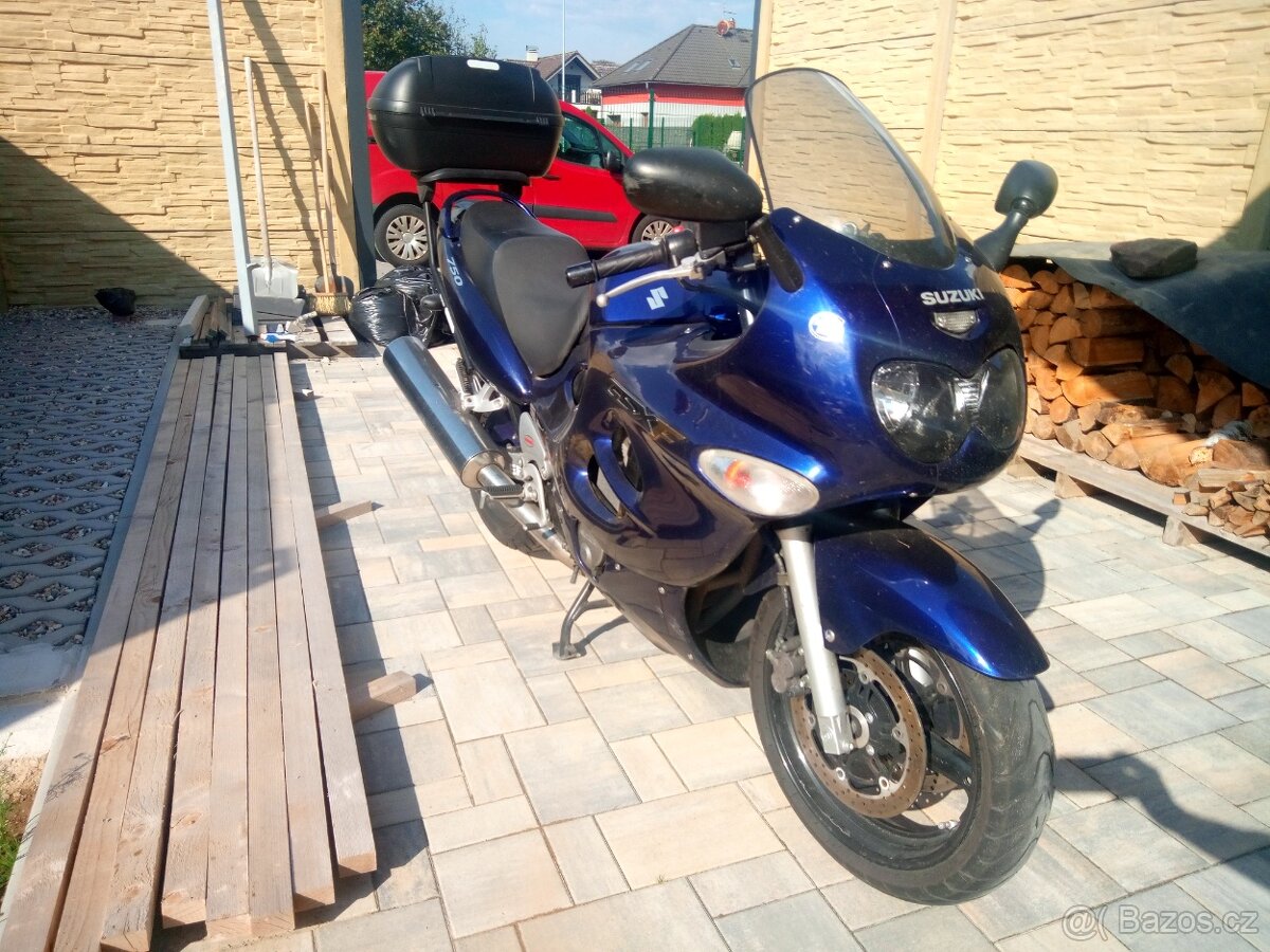 Suzuki GSX-F 750