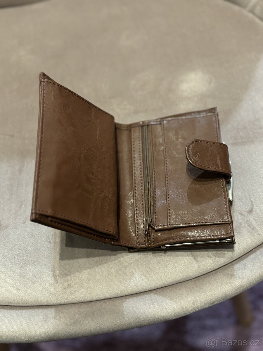 Dámská peněženka