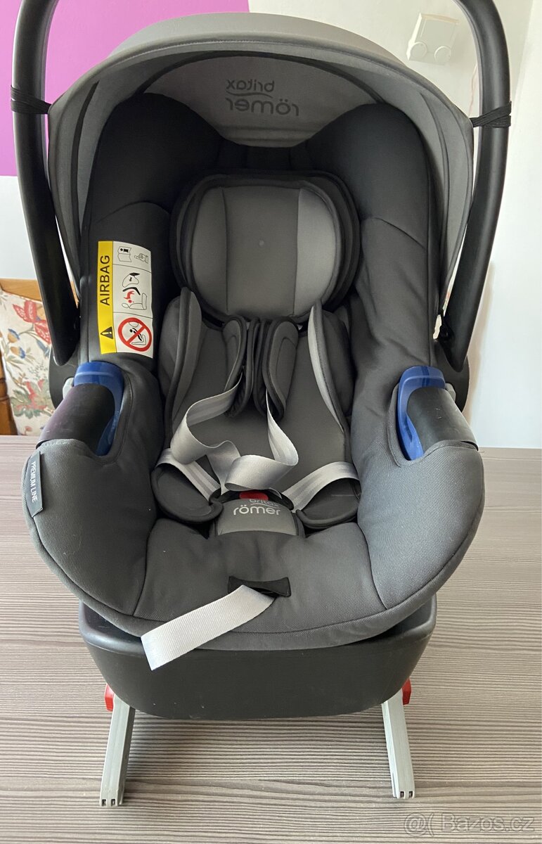 Autosedačka Britax Römer Baby-safe i-Size2 + základna