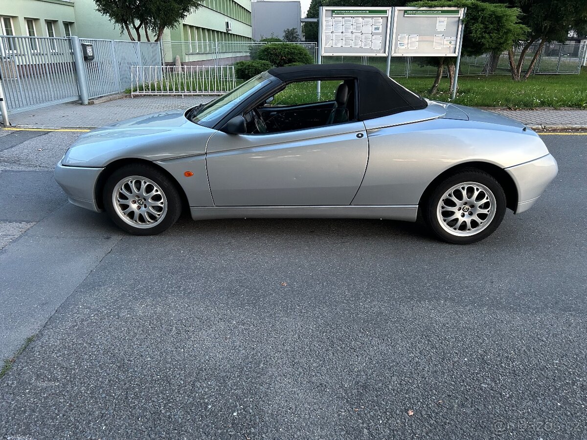 Alfa Romeo Spider 2.0 Twin Spark r.v. 2001