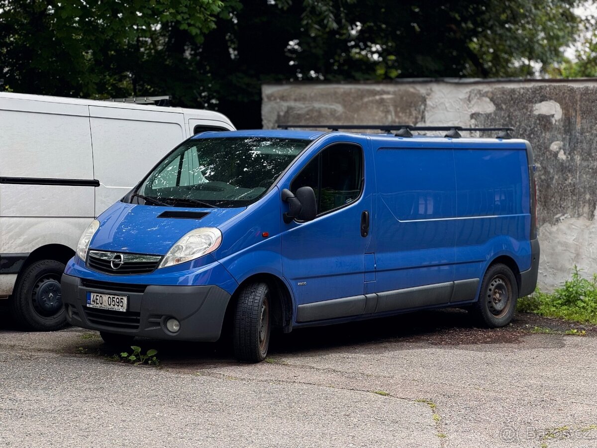 Opel Vivaro | 2,5CDTi | L2H1 | 1. maj. | 413tkm