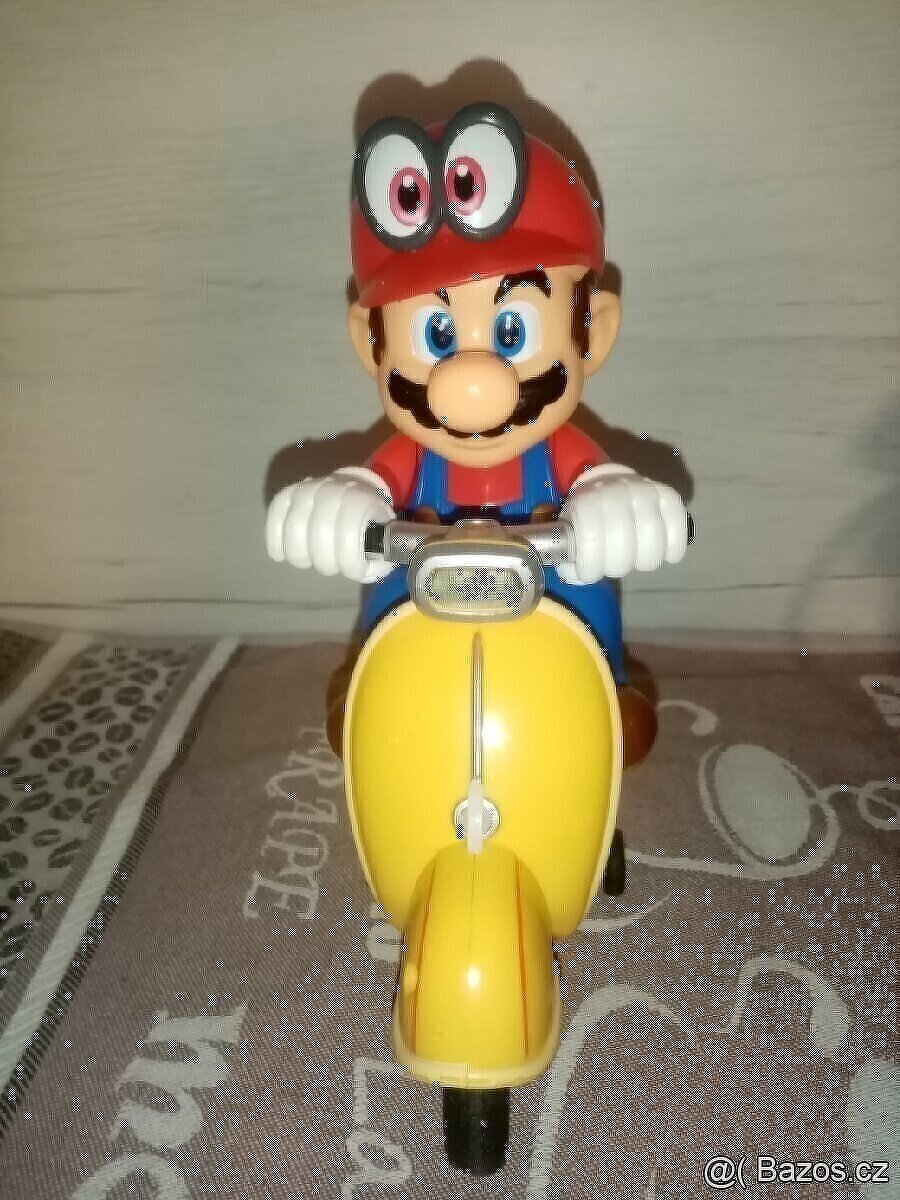 Mario na skůtru