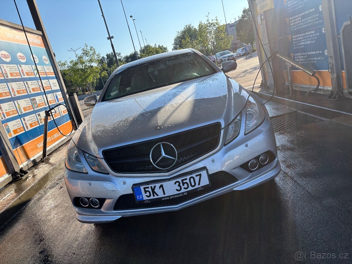 Mercedes benz c207 (w212) každý den 1000Kč dolu