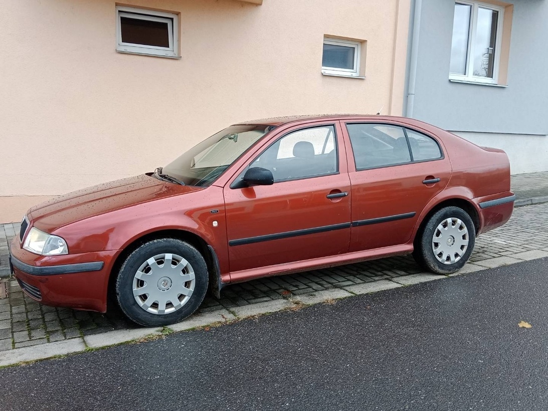 Škoda Octavia 1.6i rok 2000 - ČR