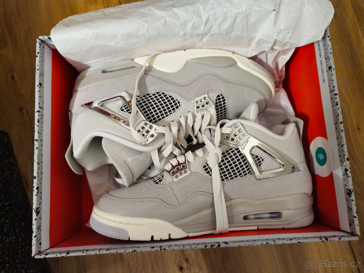 Jordan 4 Retro Frozen