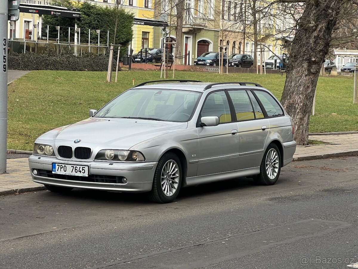 530d touring 135kw - automat - Nivo