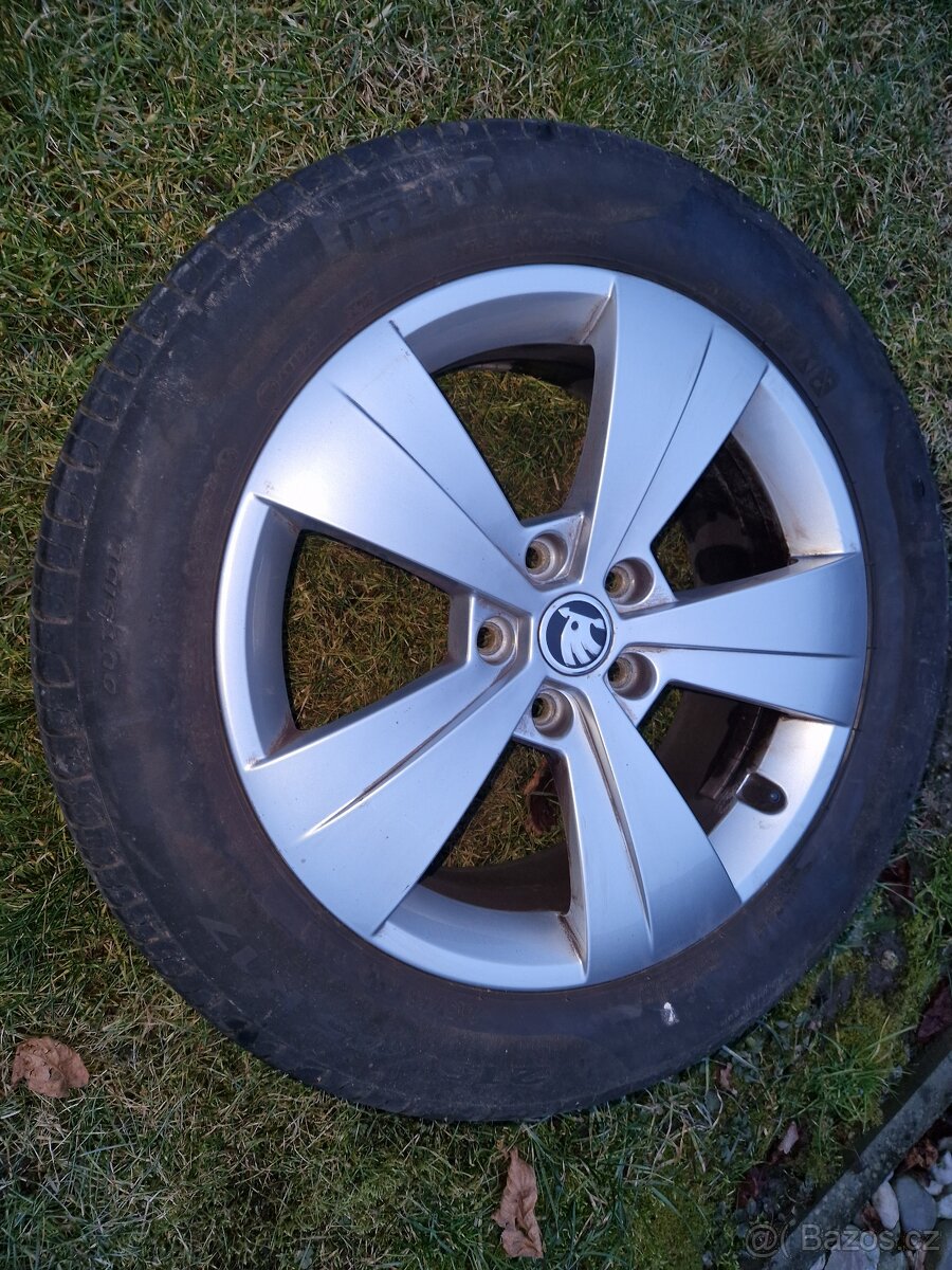 Komplet letní Alu kola R17 Škoda Superb III, 5x112 mm