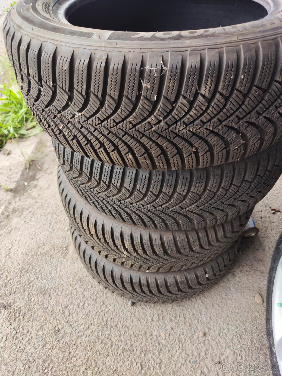 Zimni pneu 195/60 r15