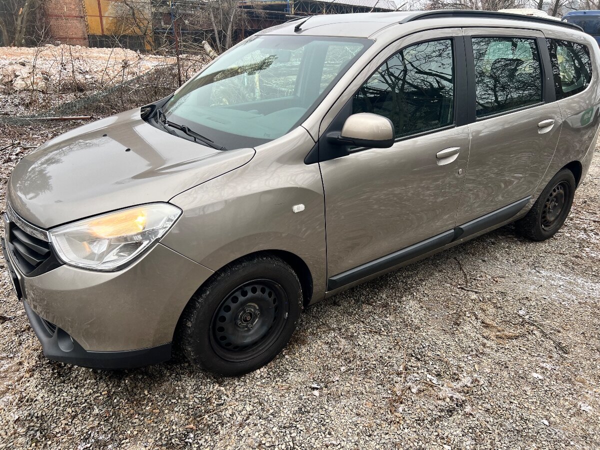 Dacia lodgy, rok 2013, 1,5 dci, najeto 207000 km, 7 míst.