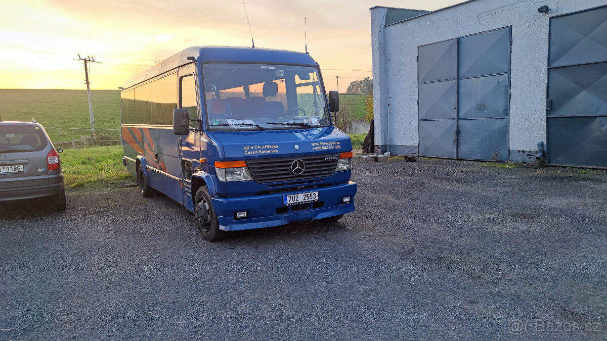 Mercedes Benz Vario, 815 D 1+23 osob