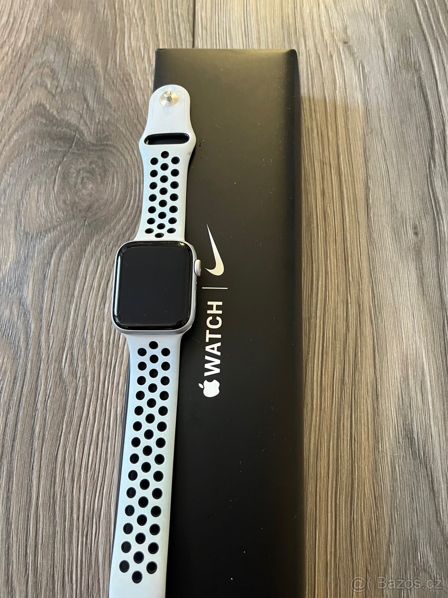 Apple Watch SE 44 mm