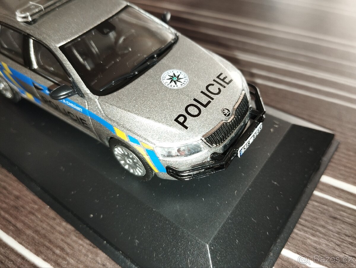 Škoda Octavia combi III Policie 1:43 Dea