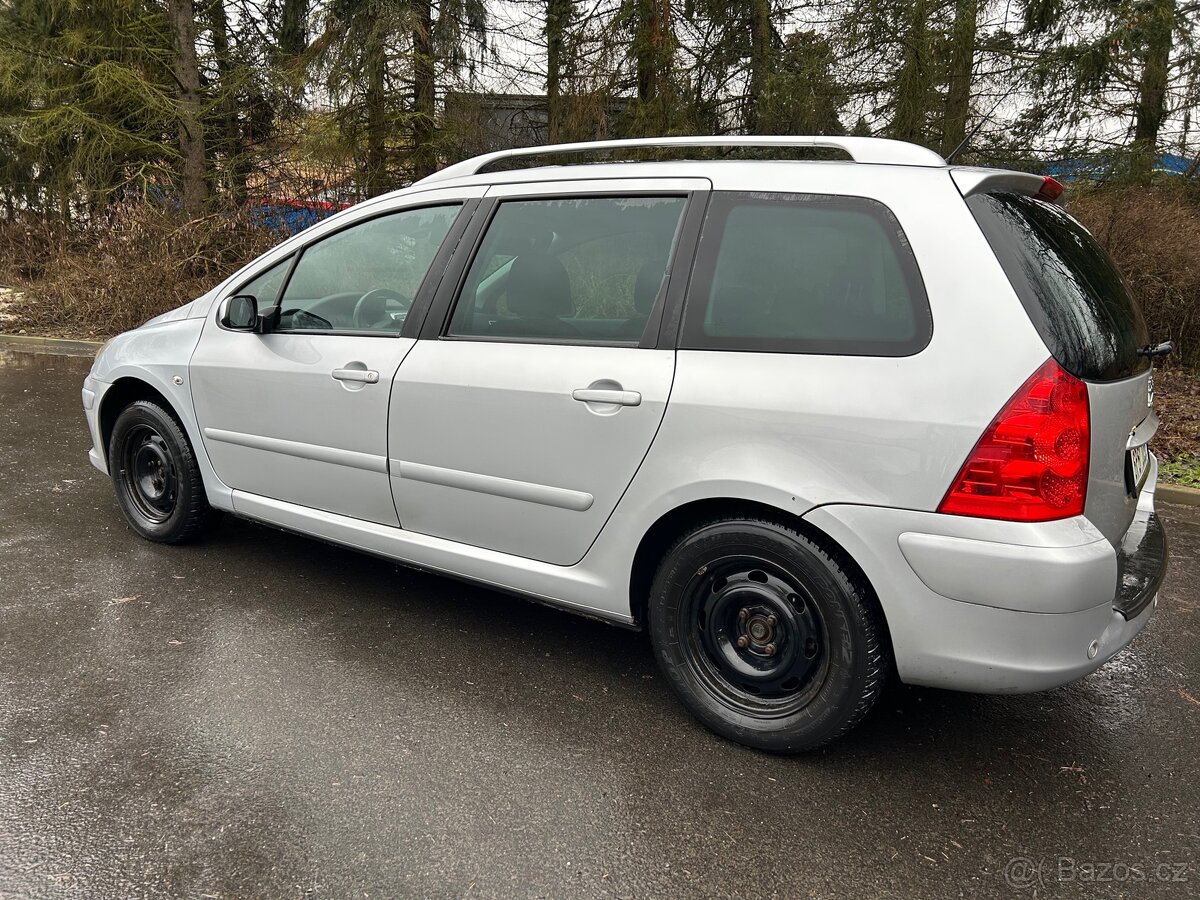 Peugeot 307 combi,1,6 Hdi,208 tis km,7.místné