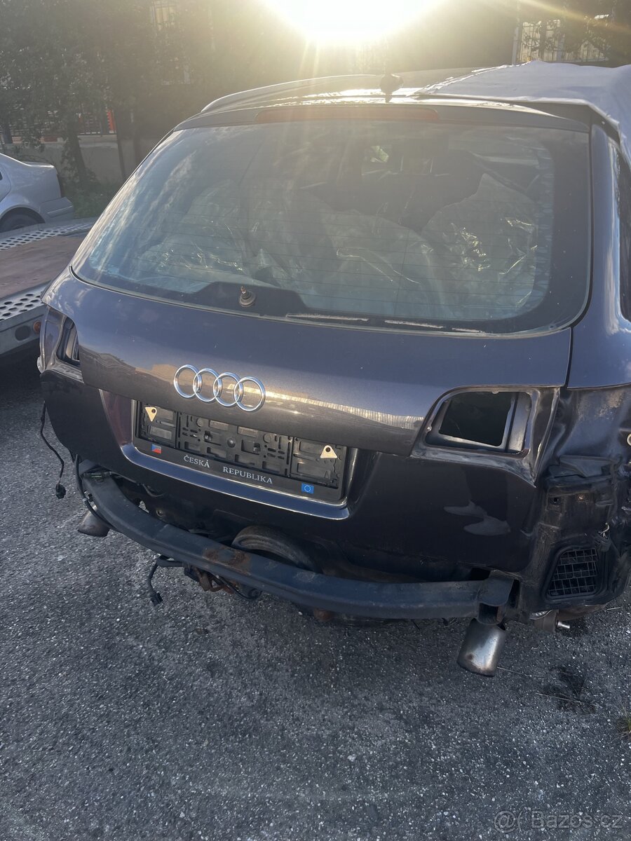 Audi a6 zadní dveře