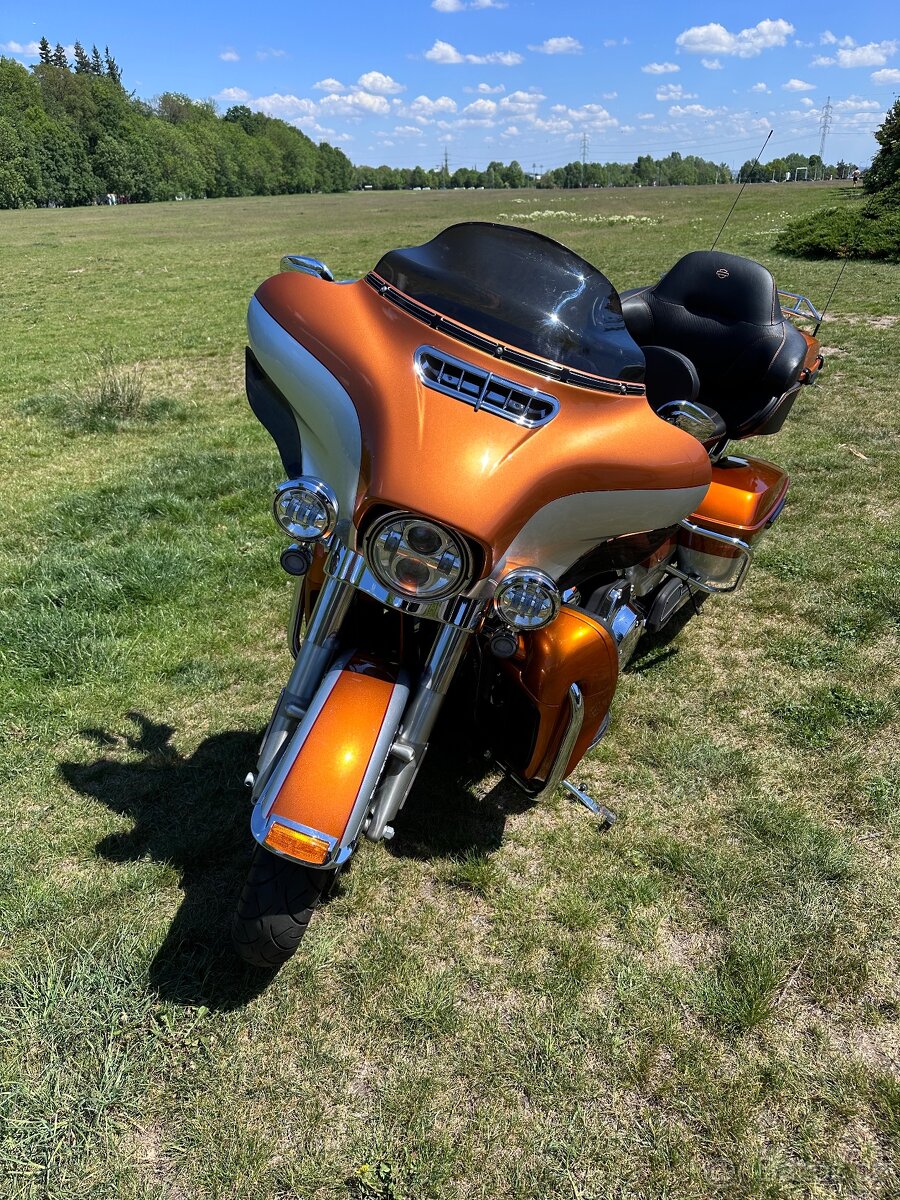 Harley Davidson Electra Glide FLHTK