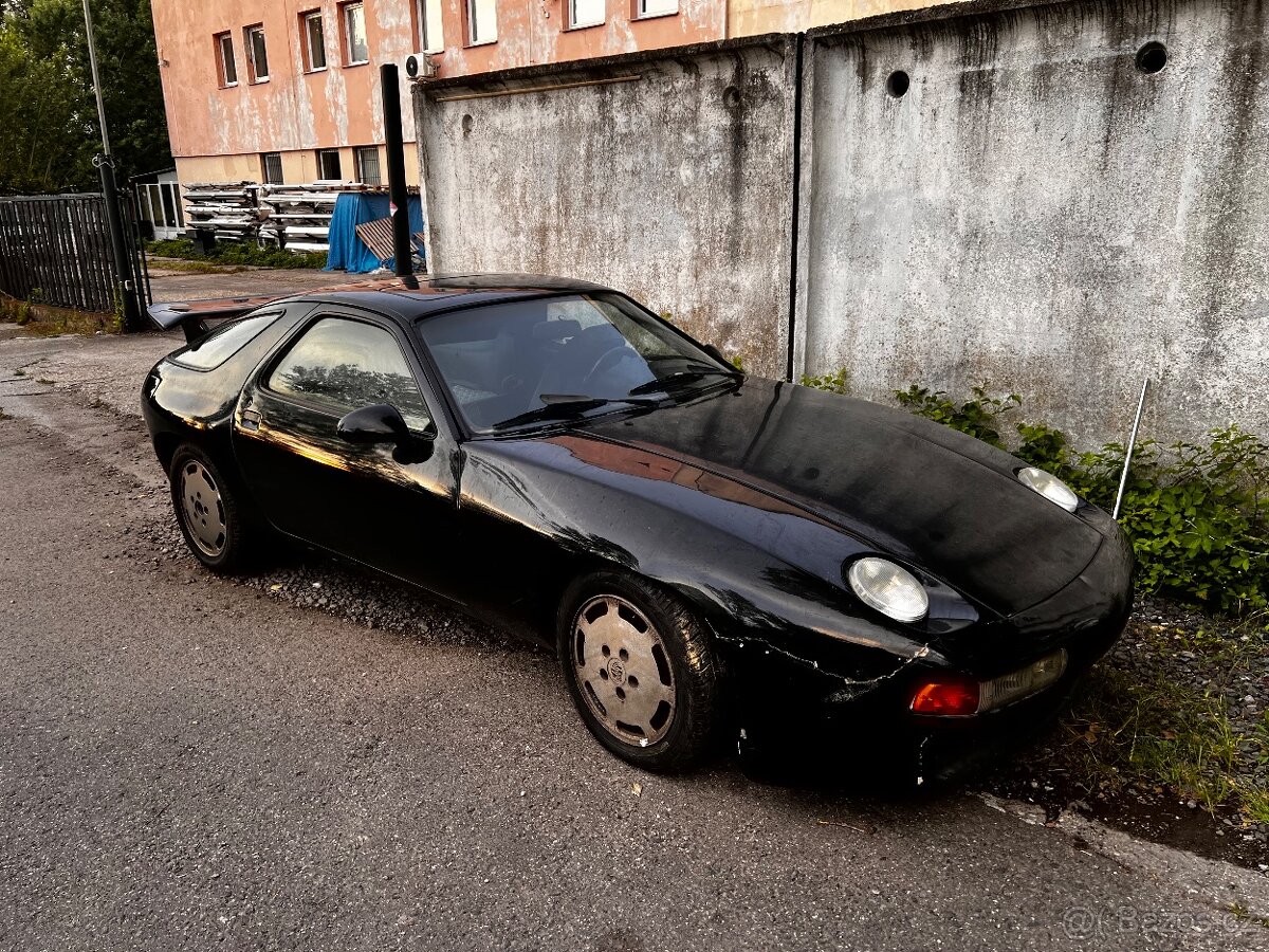 Porsche 928s2